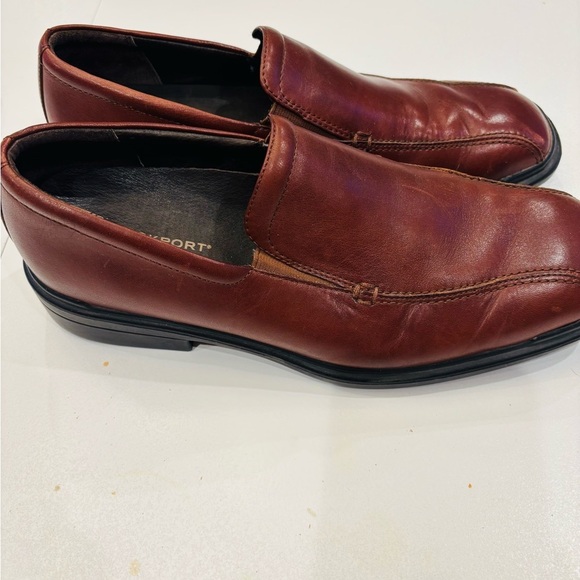 Rockport Men\'s Slip-On Leather Loafers in Burgundy Brown size 9.5